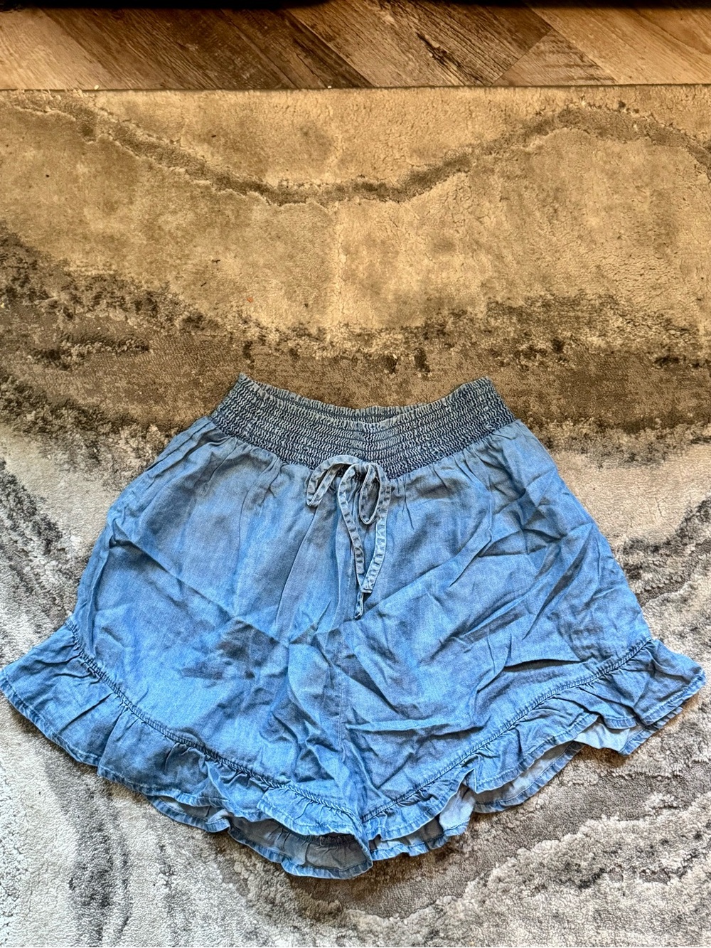 High Waist Blue Ruffle Hem Women's Shorts - Picture 2 of 4